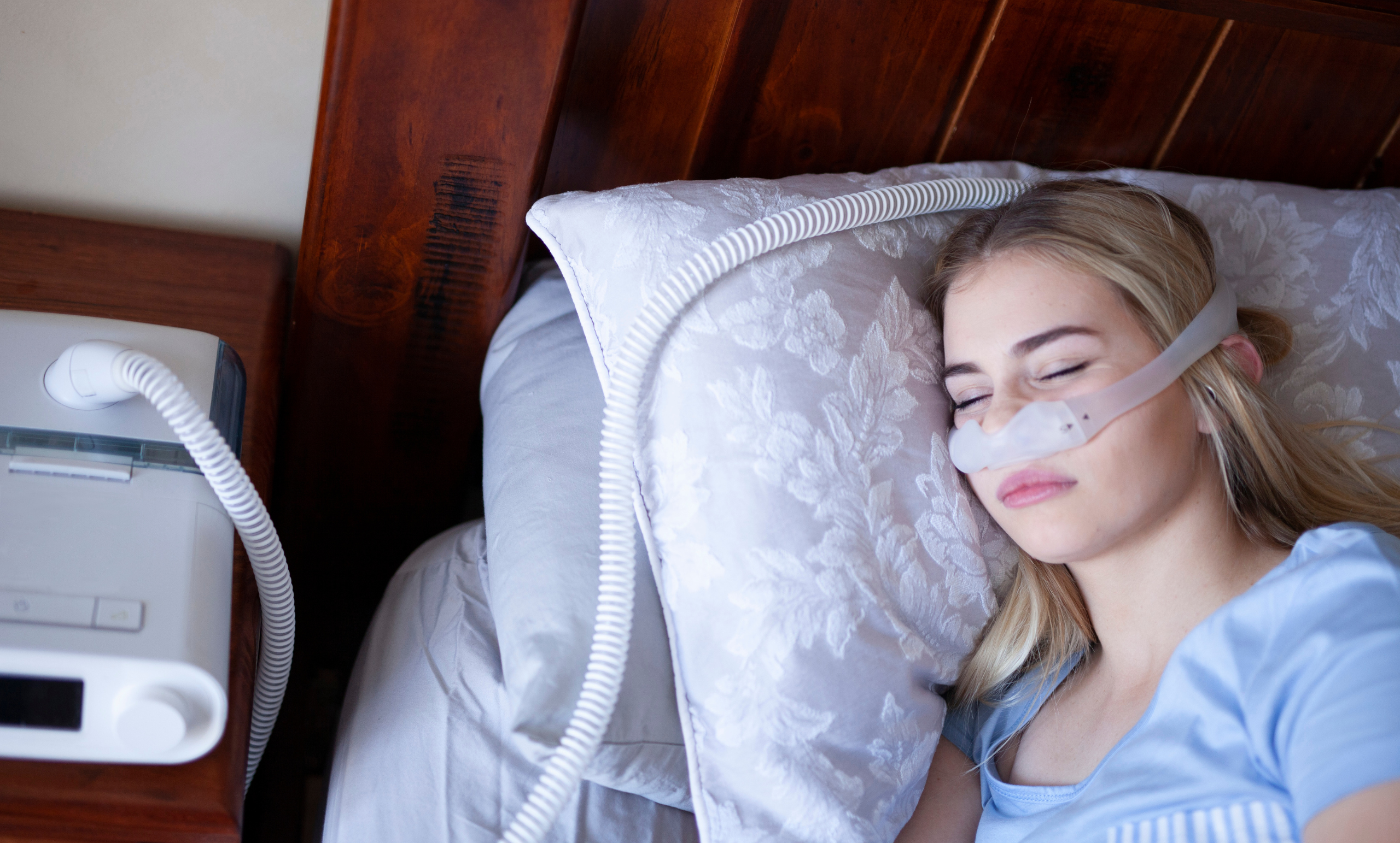 7 tips for sleeping with a sleep apnea machine